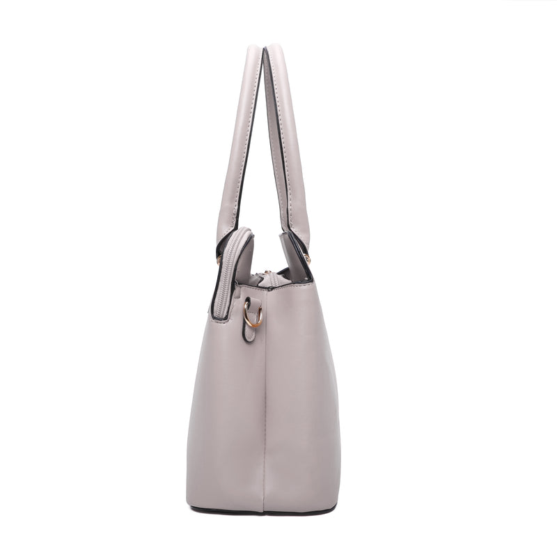 Sleek & Structured Handbag – A Perfect Blend of Style and Function.