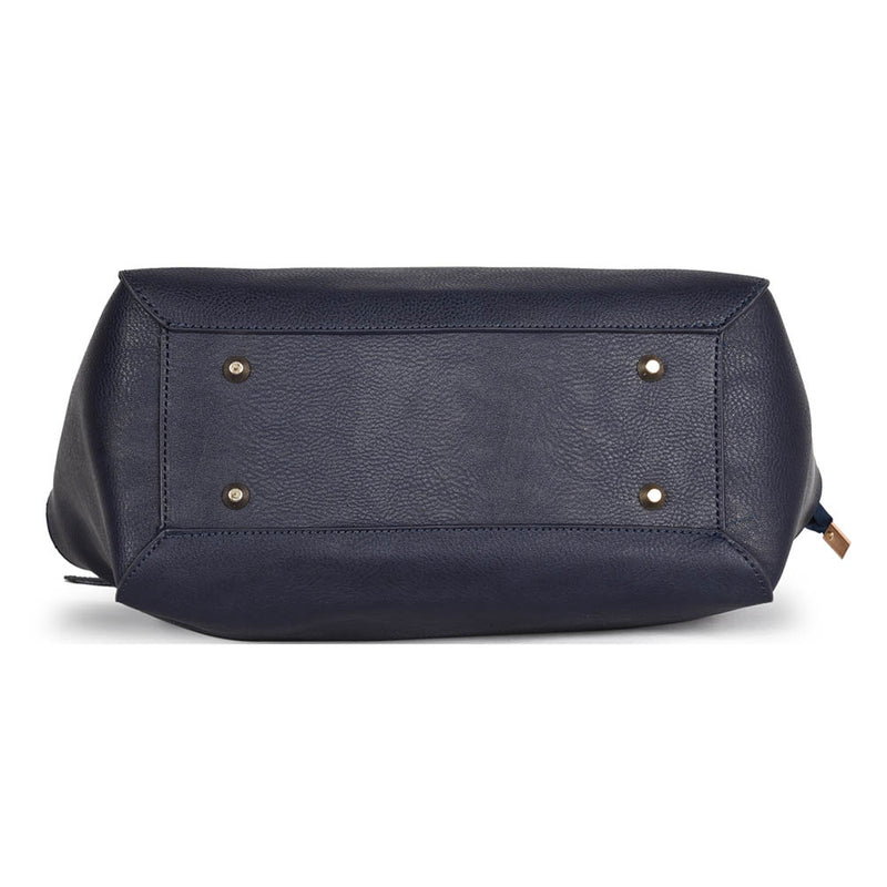 Chic & Versatile Hand & Shoulder Bag – The Perfect Blend of Style and Function.